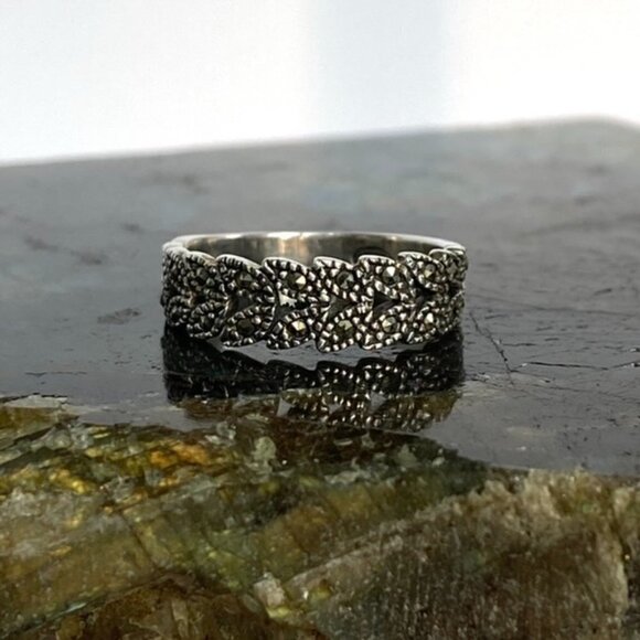 Sterling Silver 925 5mm Floral Leaf Marcasite Openwork Pierced Band Ring Sz 5.75 - Picture 3 of 16
